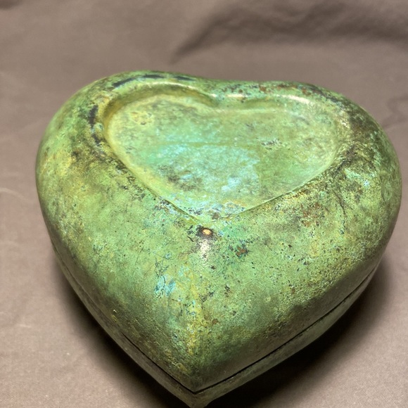 Heart Shaped Brass Trinket Box with Verdigris Patina - Picture 3 of 8